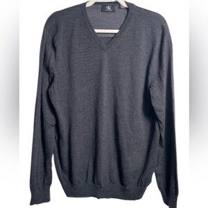 Merino Wool V-Neck Sweater — Charcoal‎ (Men's